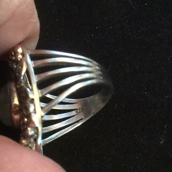 Exquisite Artistic Genuine Labradorite Ring - Picture 7 of 8